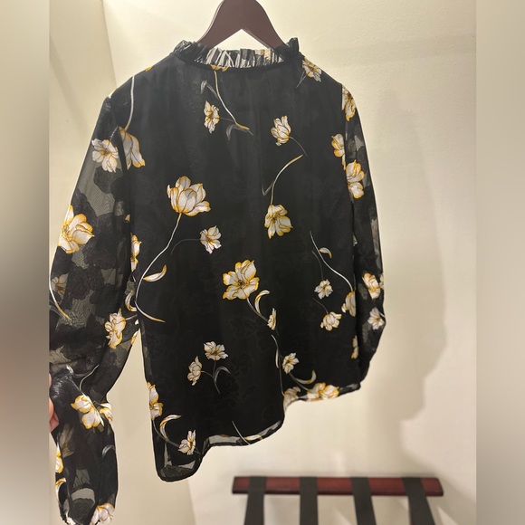 White House Black Market Floral Blouse, black, size 10 - Picture 5 of 7